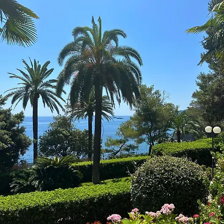 Luxe Escape, Finestra Su Portofino *