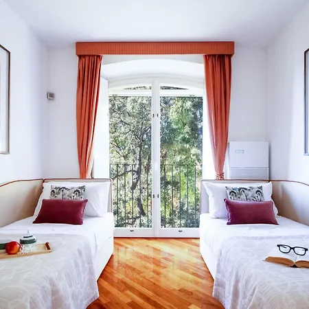 Luxe Escape, Finestra Su Portofino *