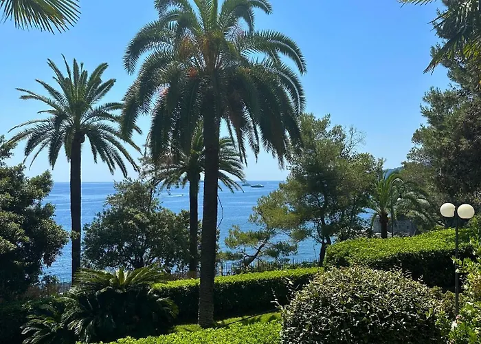 Luxe Escape, Finestra Su Portofino *