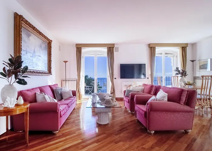 Luxe Escape, Finestra Su Portofino